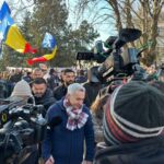 calin-georgescu-il-someaza-pe-nicusor-dan:-raportul-de-anulare-a-alegerilor-sa-fie-verificat-independent/-fanii-scandeaza:-bolojan,-demisia!