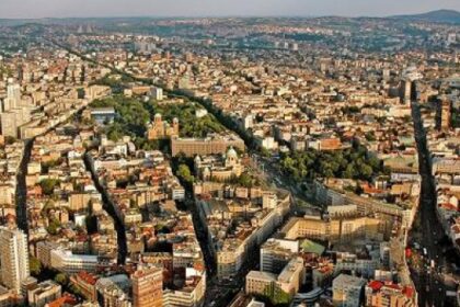 o-prietenie-controversata-mega-proiecte-facute-de-companii-din-china-in-serbia,-contracte-fara-licitatii-si-sub-incidenta-riscurilor-de-coruptie-(analiza)-–-economica.net