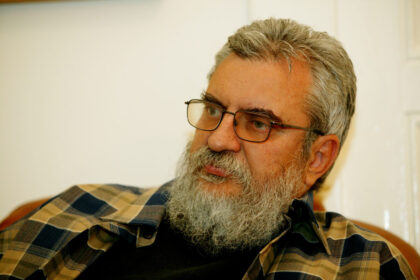 cea-mai-smechera-ciorba-care-te-pune-pe-picioare-dupa-revelion.-descantecul-de-mahmureala-al-lui-radu-anton-roman