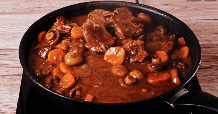 reteta-de-tocana-razeseasca-mostenita-de-radu-anton-roman.-ingredientele-de-care-ai-nevoie