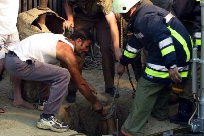 povestea-lui-daniel,-un-baietel-din-teleorman-care-a-cazut-intr-un-put-de-peste-16-metri.-a-tinut-o-tara-intreaga-cu-sufletul-la-gura