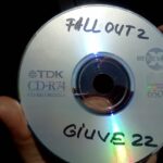 tara-arde,-cd-ul-se-scrie:-cum-vana-statul-piratii-de-jocuri-in-2004-(si-cum-romanul-tot-s-a-descurcat)