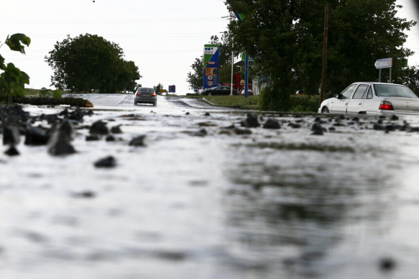 ninsori-abundente,-viscol-si-ger-–-stratul-de-zapada-depaseste-jumatate-de-metru