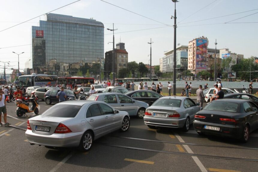 sistemul-par-impar,-aplicat-si-in-romania-in-perioada-comunista,-reapare-in-discutie-intr-o-capitala-europeana-din-cauza-traficului-intens