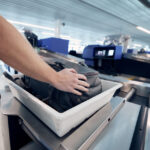 spune-adio-limitei-de-100-ml-de-lichide-in-avioane:-regulile-privind-bagajele-de-mana-din-ue-se-vor-schimba-in-2026