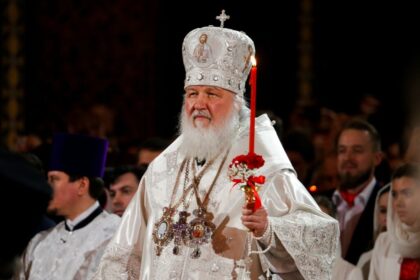 cum-se-simte-razboiul-din-ucraina-in-contributiile-benevole-percepute-de-biserica-ortodoxa-rusa