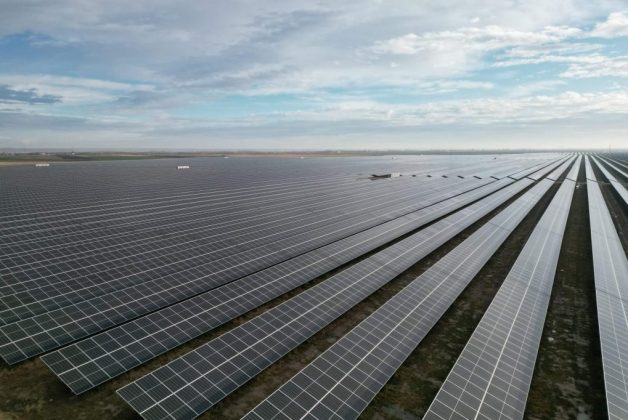 incepe-constructia-unuia-dintre-cele-mai-mari-parcuri-hibride-din-europa-–-solar-cu-stocare-la-ogrezeni,-giurgiu-austriecii-de-la-enery-lucreaza-cu-romanii-de-la-enevo-–-economica.net