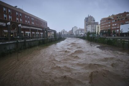 spaniolii-se-razbuna-pe-aducatorii-de-vesti-rele.-meteorologii-din-spania-sunt-pusi-la-zid-pe-x-pentru-ca-prognozeaza-prapadul-climatic