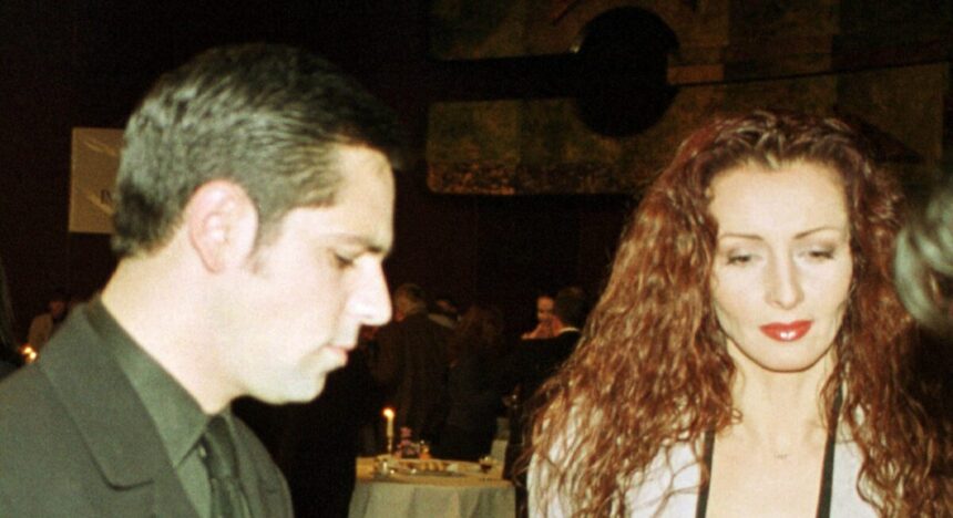 iubire-ca-n-liceu,-cu-blitzuri-si-farfurii-de-antreu.-povestea-primului-mare-amor-monden-al-romaniei-post-revolutionare