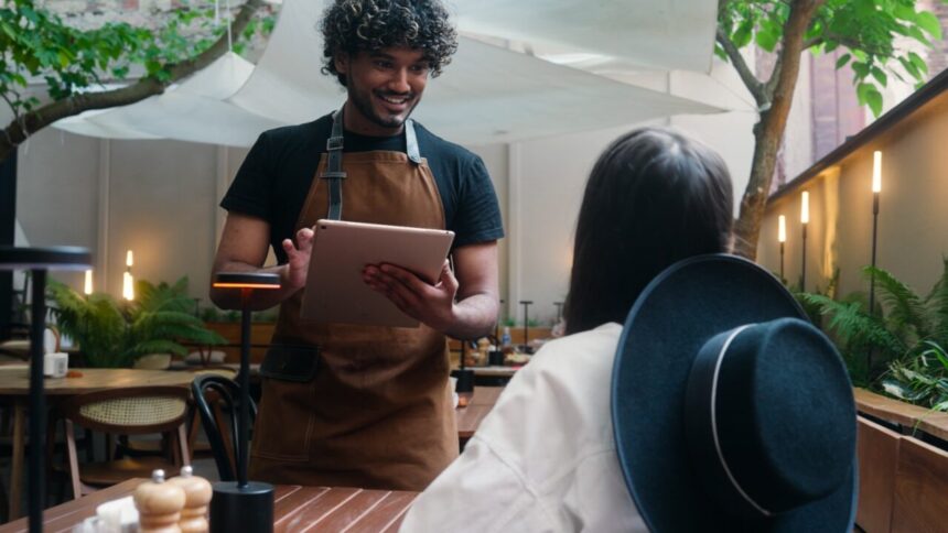 unii-muncitorii-asiatici-primesc-si-salarii-de-1000-euro-in-romania.-care-sunt-meseriile-cu-venituri-consistente