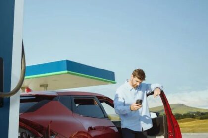 opm-e-charge-anunta-schimbari-in-sistemul-de-tarifare-de-la-statiile-de-incarcare-renovatio-pentru-masini-electrice-–-economica.net