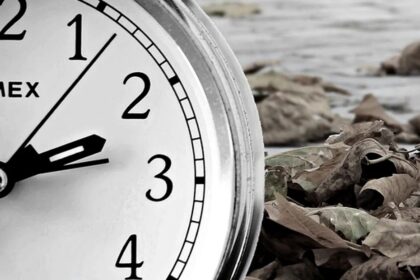 de-ce-timpul-pare-ca-trece-mai-repede-pe-masura-ce-imbatranim.-explicatia-psihologilor-romani