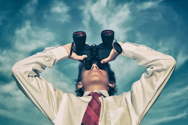 sentimentul-sefilor-de-companii-pentru-2026-–-doar-30%-dintre-ceo-cred-ca-vor-avea-venituri-mai-mari-in-2026-(pwc-global-ceo-survey-2026)-–-economica.net