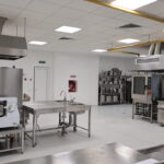 fundatia-metropolis-a-inaugurat-blocul-alimentar-al-institutului-national-de-boli-infectioase-„matei-bals”-renovarea-a-costat-peste-55.000-de-euro