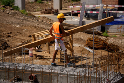 cat-te-costa-sa-ridici-o-casa-de-100-mp,-in-2026.-anul-acesta-a-adus-o-schimbare-majora-pe-piata-materialelor-de-constructii