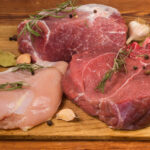 carnea-de-porc-ar-putea-avea-efecte-benefice-asupra-sanatatii-varstnicilor.-rezultatele-surprinzatoare-ale-unui-studiu-recent