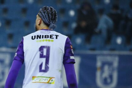 portretul-unei-antreprenoare-care-joaca-ofensiv-in-business,-in-timp-ce-sotul-ei-marcheaza-pe-teren