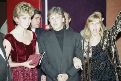 relatia-discreta-dintre-lady-diana-si-valentino-garavani.-o-prietenie-eleganta-tinuta-departe-de-lumina-reflectoarelor