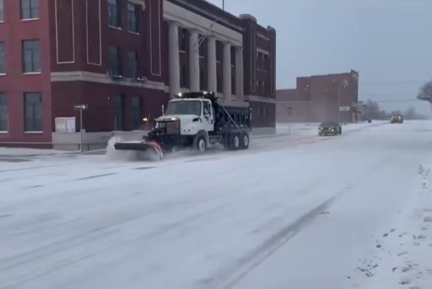 stare-de-urgenta-in-aproape-jumatate-din-sua,-din-cauza-furtunii-de-zapada-si-a-ghetii-–-economica.net