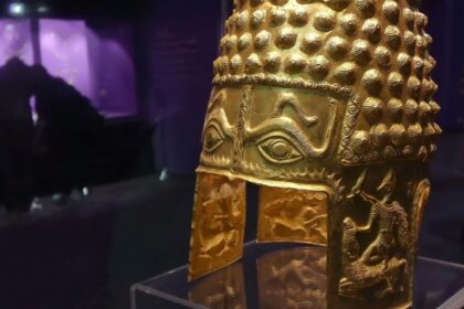 un-an-de-la-furtul-coifului-dacic-de-la-cotofenesti-/-detectiv-de-arta:-coiful-de-la-cotofenesti-va-fi-returnat