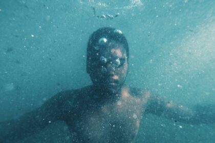 recordul-care-a-depasit-limitele-umane:-omul-care-si-a-tinut-respiratia-peste-24-de-minute-sub-apa