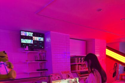 de-ce-karaoke-ul-coreean-incepe-sa-devina-o-noua-experienta-urbana-pentru-tot-mai-multi-romani-|-revista-biz-–-prima-revista-de-business-din-romania