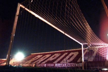 fotbal-pe-intuneric:-noaptea-in-care-giulestiul-a-ramas-in-bezna-si-rapidpsg-a-ajuns-de-pomina