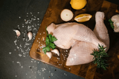 cum-prepari-puiul-perfect-cinci-bucatari-celebri,-cu-cinci-retete-si-un-singur-secret.-ingredientul-la-care-nu-te-i-fi-gandit