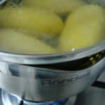 unde-se-face-cea-mai-buna-mancare-de-cartofi-din-lume.-este-o-reteta-cu-doar-trei-ingrediente