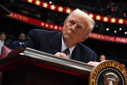 razboiul-lui-trump-cu-istoria-americana:-statui,-muzee-si-parcuri-nationale,-in-vizor