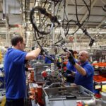 indicele-pmi-pentru-sectorul-manufacturier-din-romania-al-bcr-a-continuat-sa-scada-pe-fondul-diminuarii-numarului-de-comenzi-noi-–-economica.net