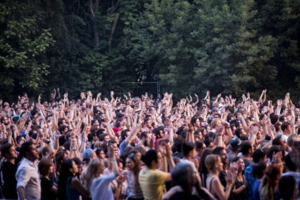ora-de-muzica-in-romania-poate-deveni-spectaculoasa:-un-studiu-european-arata-solutiile-care-pot-transforma-educatia-muzicala-din-scoli-|-revista-biz-–-prima-revista-de-business-din-romania