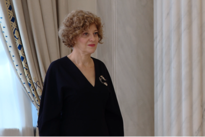 vicepremierul-oana-gheorghiu-isi-ia-o-marja-serioasa-pentru-reforma-statului-este-un-proces-de-durata.-ii-invatam-pe-oameni-ce-este-guvernanta