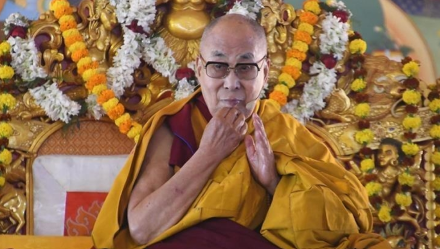 dalai-lama,-prima-declaratie-oficiala-despre-jeffrey-epstein,-dupa-ce-numele-sau-ar-fi-aparut-in-dosarul-controversat.-fanii-au-iesit-la-atac-imediat