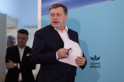 dusmanul-lui-bolojan-din-pnl-denunta-manevre-impotriva-candidaturii-lui-crin-antonescu-chiar-din-partea-premierului:-antonescu-a-fost-tradat!