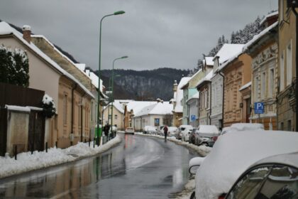 prognoza-meteo-azi,-9-februarie-2026.-bucuresti-sub-cerul-noros:-temperaturi-moderate-si-posibile-precipitatii-mixte-maine