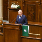 primele-doua-din-cele-trei-motiuni-depuse-de-opozitie,-respinse-motiunea-impotriva-lui-radu-miruta,-dezbatuta-acum-ministrul-apararii:-motiunea-de-astazi-este-despre-un-subiect-inventat,-ambalat-politic-si-livrat-ca-un-spectacol-de-propaganda.