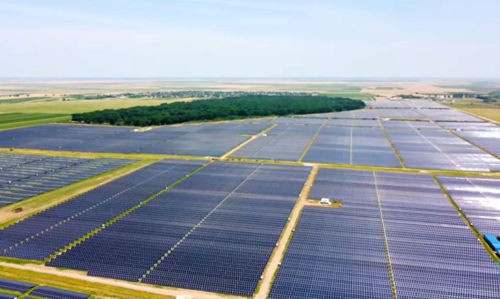 prima-deschidere-de-anvergura-din-2026:-un-nou-parc-fotovoltaic-mare-din-oltenia,-controlat-de-un-gigant-din-china,-a-inceput-productia-de-energie-electrica-video-–-economica.net