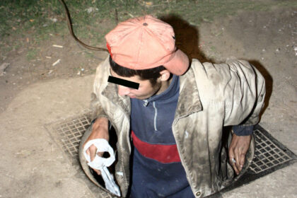 bucurestiul-subteran-care-a-tinut-orasul-captiv:-anii-in-care-copiii-canalelor”-au-devenit-o-realitate-cruda-a-capitalei