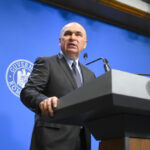 bolojan,-avertisment-pentru-primari:-nu-va-mai-putea-fi-asa-cum-eram-obisnuiti.-premierul-avertizeaza:-transferuri-limitate,-eficienta-sau-reforma-administrativa