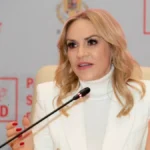 gabriela-firea-a-atras-toate-privirile-la-botezul-nepoatei-sale.-ce-tinuta-rafinata-a-ales-sotia-lui-florentin-pandele