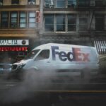 fedex-se-extinde-in-europa-printr-o-investitie-majora-in-lockere.-cum-vrea-gigantul-american-sa-schimbe-regulile-pe-piata-de-curierat