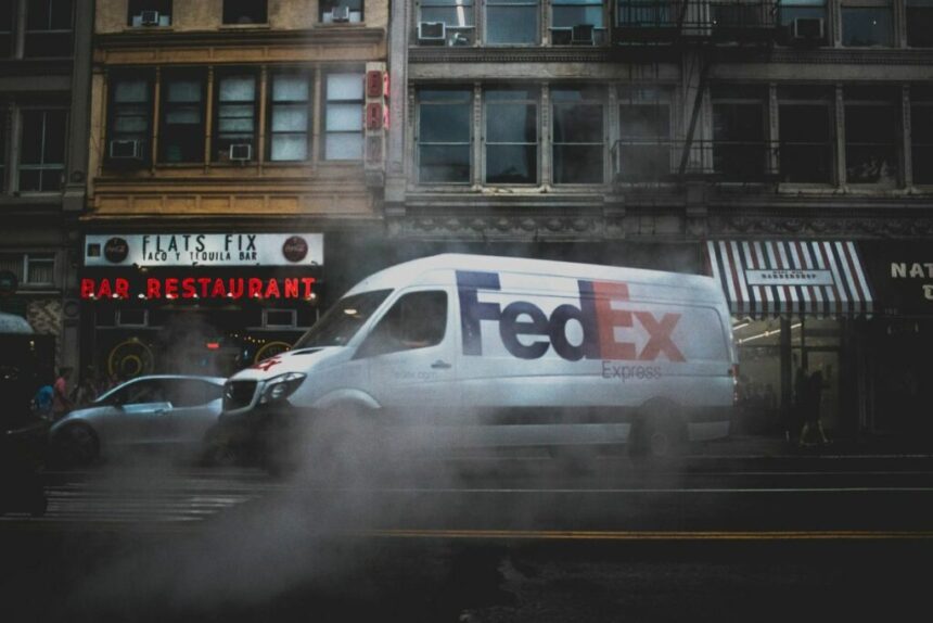 fedex-se-extinde-in-europa-printr-o-investitie-majora-in-lockere.-cum-vrea-gigantul-american-sa-schimbe-regulile-pe-piata-de-curierat