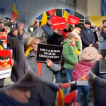 protest-aur-in-500-de-locuri-din-tara.-„guvernul-bolojan-trebuie-sa-plece”/reactia-guvernului:-„este-parte-a-unui-tratament-neplacut”