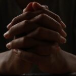 rugaciune-de-seara.-rosteste-o-inainte-sa-adormi-pentru-bunastare,-liniste-si-sanatate