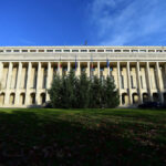 guvernul-reduce-timpul-si-taxa-pentru-examinarea-investitiilor,-durata-evaluarii-de-mediu,-dar-creste-amenzile-pentru-nerespectarea-masurilor-impotriva-incendiilor