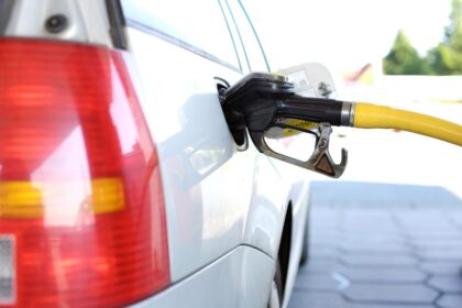 carburantii-raman-la-preturi-ridicate,-dar-stabile.-cat-costa-motorina-in-romania-azi,14-februarie-2026,-si-cat-scoti-din-buzunar-pentru-un-plin