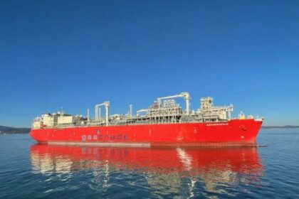 grecia-ar-putea-construi-un-al-doilea-terminal-plutitor-de-lng-daca-chiar-se-opresc-toate-gazele-rusesti,-cererea-europei-de-est-va-fi-satisfacuta-cu-tot-mai-mult-lng-din-sua-–-economica.net