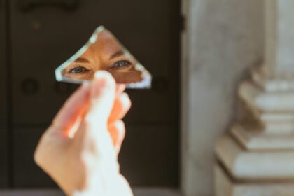 adevarul-despre-mitul-care-spune-ca-ochii-nu-cresc-niciodata:-ce-se-intampla,-de-fapt,-din-copilarie-pana-la-batranete