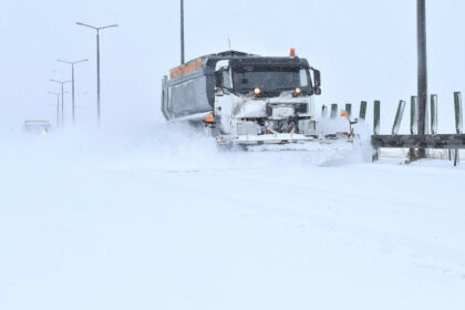 restrictii-de-trafic-pe-autostrazi-din-cauza-ninsorii.-tronsoane-inchise-pe-a1,-a7,-a0-si-unele-drumuri-nationale